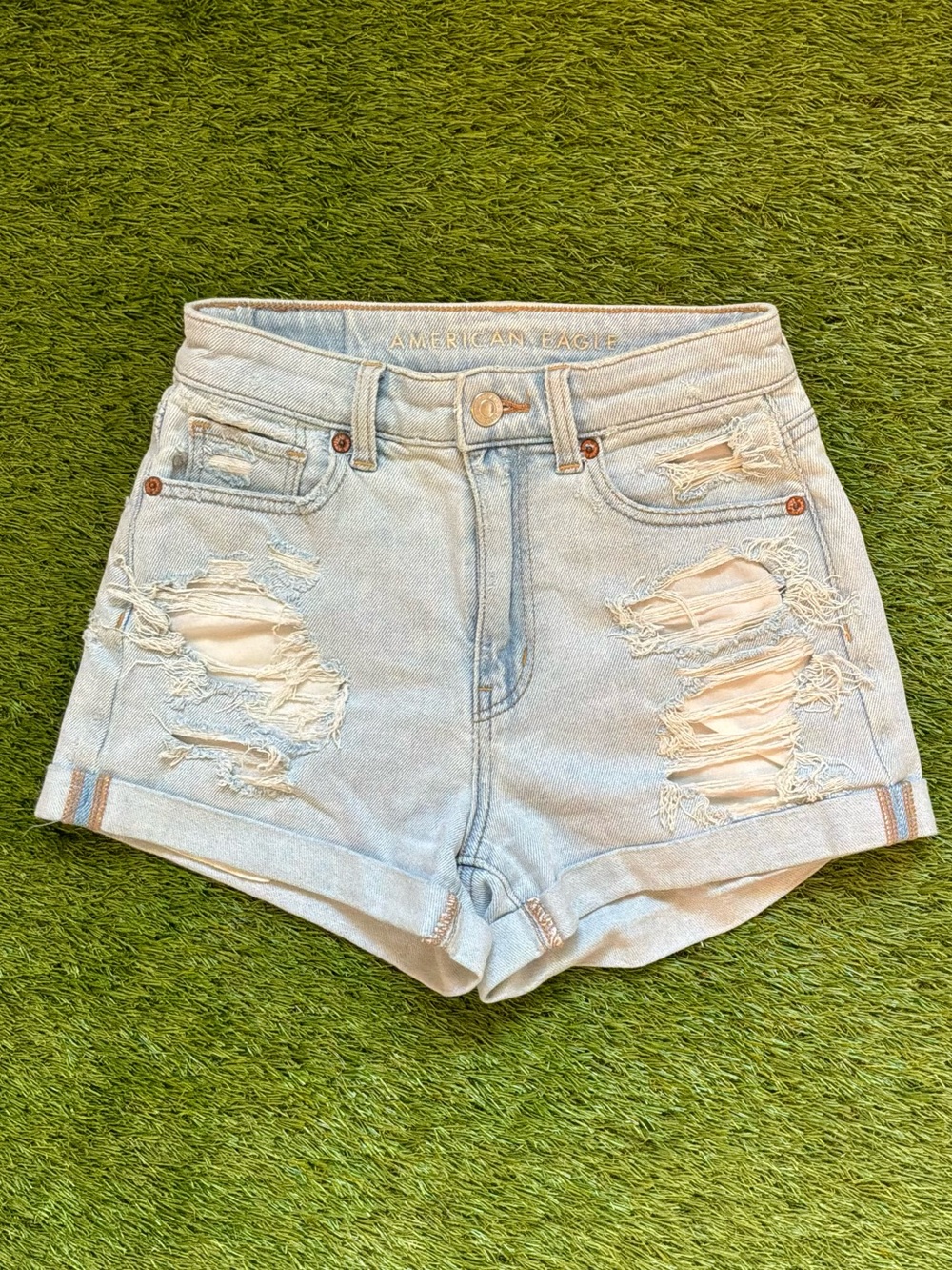 American Eagle High-Waisted Distressed Denim Shorts Size 00